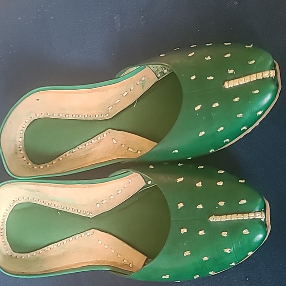 Shoes - Picture 5 of 7